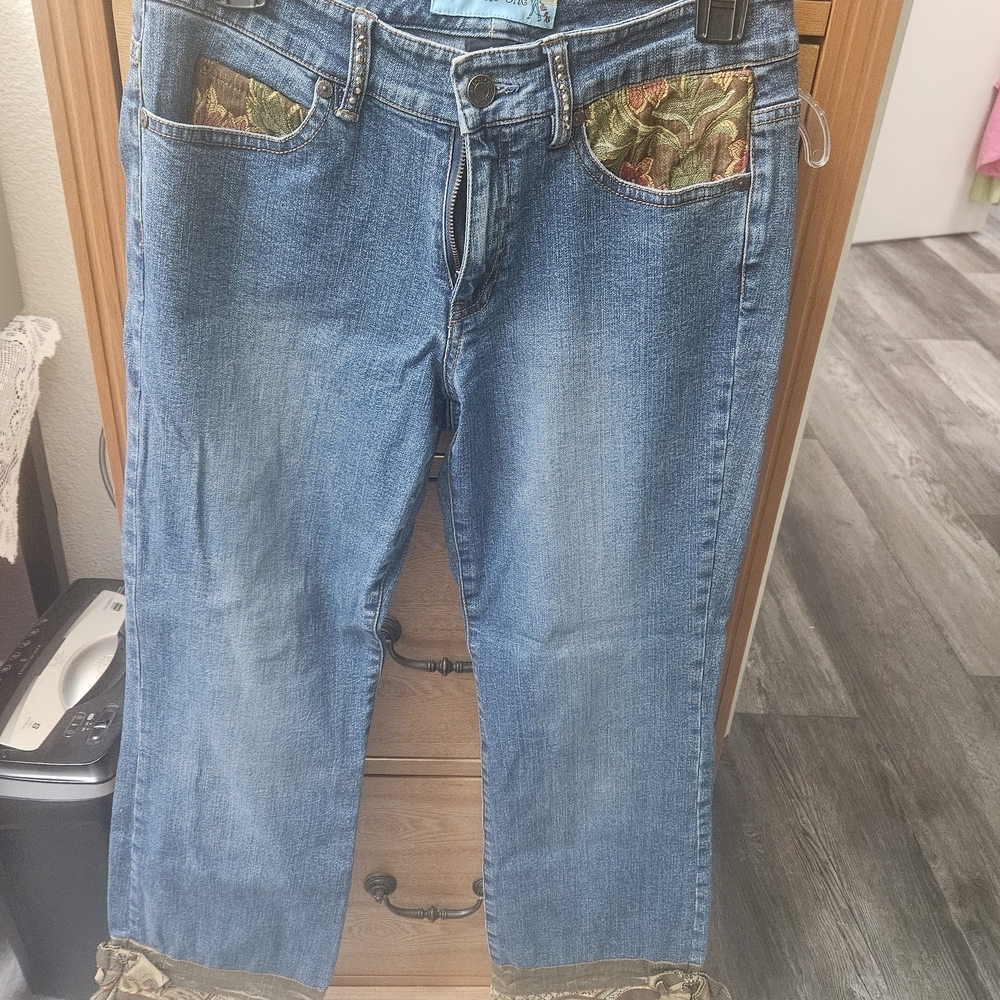 GUC Too-She-She Sz. 4 Women's Blue Jeans with Floral Brocade & Bow Accents